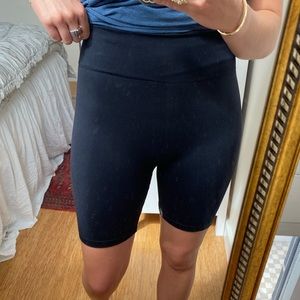 BLACK BIKER SHORTS SIZE SMALL